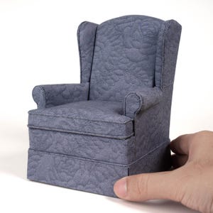 1:6 Scale Upholstered Grand Armchair with Skirting for Doll Blythe BJD