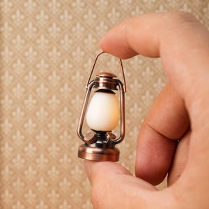 Puppenhaus Miniatur Flackernde Laterne Licht, für Vintage Mini Räume, Dioramen, Bücherecke oder Feenhaus