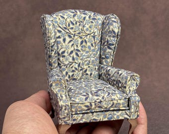 1:12 Miniatur gepolsterter Vintage und antiker Ohrensessel Metallic Theme