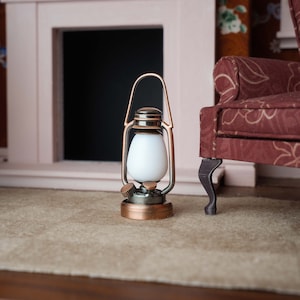 1:12 Puppenhaus Miniatur Batterie LED Öl Laterne Lampe