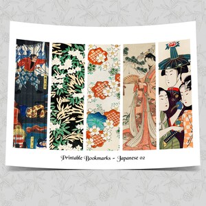 以下が含まれることがあります： 日本のデザインが施された、印刷可能なブックマーク6点セット。ブックマークには、花柄、侍、伝統的な衣装を着た女性などが描かれています。画像の下部には「Printable Bookmarks - Japanese 02」というテキストがあります。