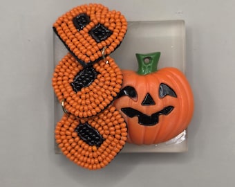 Handmade Beaded Pumpkin Magnet, Jack O Lantern, Fall Decor (2"x2" Glass Tile)