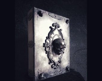 Jewellerybox Jewellerycase "BOOK OF MEMORIES"wood Gothic Home Decor Coffin Skulls Bats Ankhs Cobweb Vampire black white silver