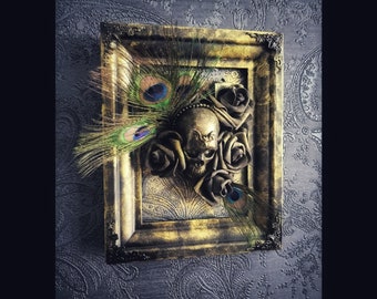 Wall decor frame "MEMENTO MORI“ roses skull bones bat peacock feathers black gold Gothic Home Decor