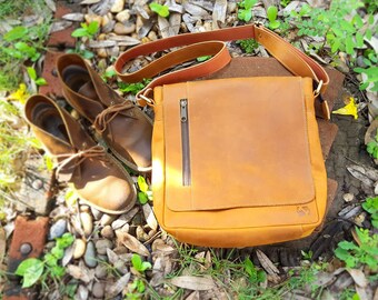 Leather Messenger Leather Bag Oil Tanned Leather Shoulder Bag Leather Messenger Bag Briefcase Satchel Travel Tablet Ipad Net Book ZNMS-02-TN