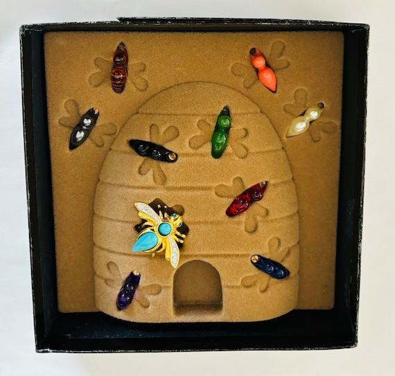 Joan Rivers Fantastic Interchangeable Bee Brooch … - image 1