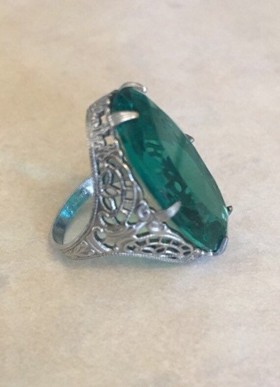 Art Deco Emerald Green Paste Ring