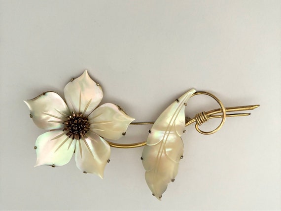 Gorgeous Ocean Treasures Mother of Pearl Flower B… - image 3