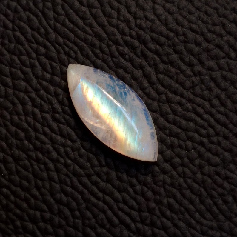 Size 25*11*7mm 13Cts Jewellery Gemstone Multi Flashy Gemstone Marquise Shape Moonstone Smooth Moonstone Rainbow Moonstone Cabochon