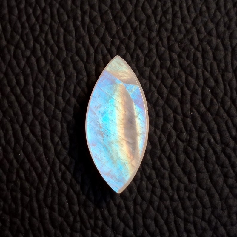 Size 25*11*7mm 13Cts Jewellery Gemstone Multi Flashy Gemstone Marquise Shape Moonstone Smooth Moonstone Rainbow Moonstone Cabochon