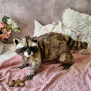 Realistic Raccoon Author&#39;s Doll OOAK Plush Toy