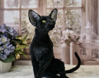 Muñeco de gato oriental de tamaño natural, articulado, de color negro, pieza única hecha a mano.