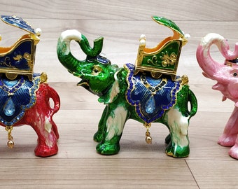 Caja de baratijas con forma de elefante, pequeño regalo de recuerdo multicolor, decorada con cristales de Swarovski