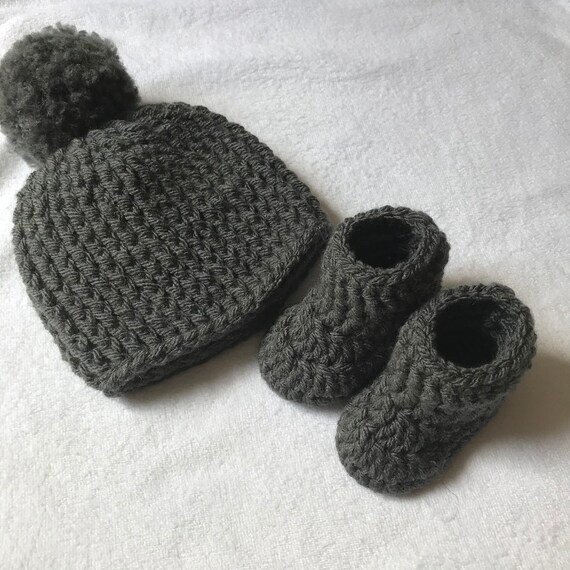 grey pom pom hat baby