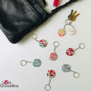 Liberty of London fabric round keychain, Wiltshire floral keychain, custom keychain, christmas stocking gift, wedding gift, thank you gift