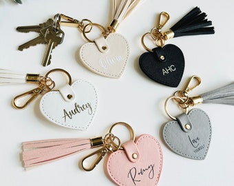 Llavero de corazón personalizado, llavero personalizado con borla, llavero para mujer, regalo de dama de honor, regalo para mamá