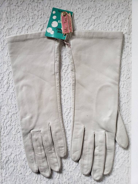 1960s Vintage White Cream Driving Gloves - Miss A… - image 10