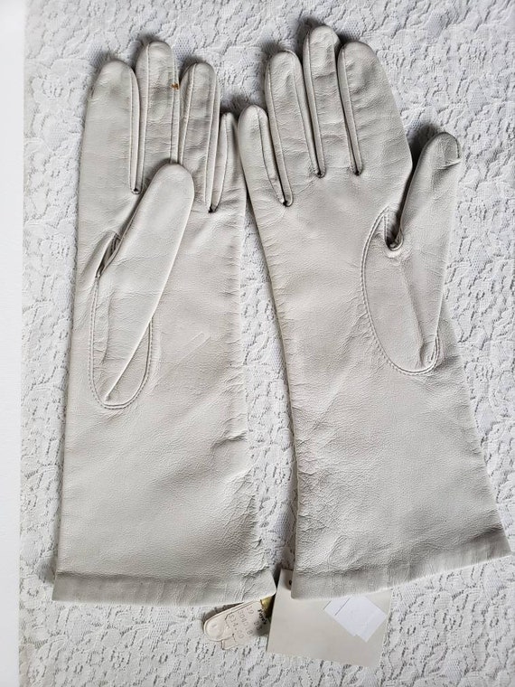 1960s Vintage White Cream Driving Gloves - Miss A… - image 5