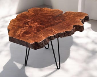 Natural Edge Lychee Burl Wood Coffee Table with Gold Tips – Handcrafted Timber, Unique Wood Grain, Modern Rustic Décor, Luxury Gold Finish