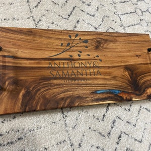 Engraved Charcuterie Board with Handles / Personalised Serving Board / Custom Made Platter / Wedding Gift / Anniversary Gift / Bespoke Gift