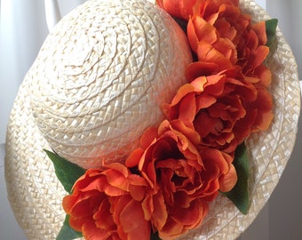 Elegante sombrero de paja de ala ancha con cinta marrón y flores de tela naranja - Todos nuestros artículos son piezas UNIC