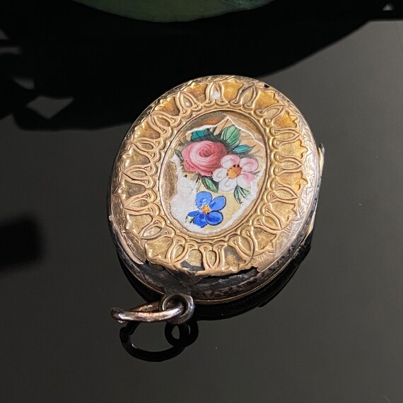 Antique Victorian Damaged Flower Enamel Locket - image 5