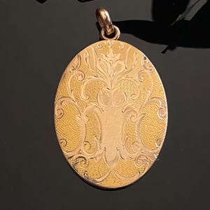 Antique Edwardian Gold Filled Oval Engraved Scrollwork Monogram Locket