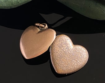 Antique S.B. Co Gold Shell Heart Locket AS IS