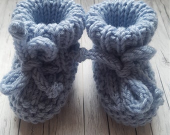 Socken,  Babysocken,  Handgestrickte  Babysocken, Babybooties, Wolle,  Geschenk, Farbe Rauchblau