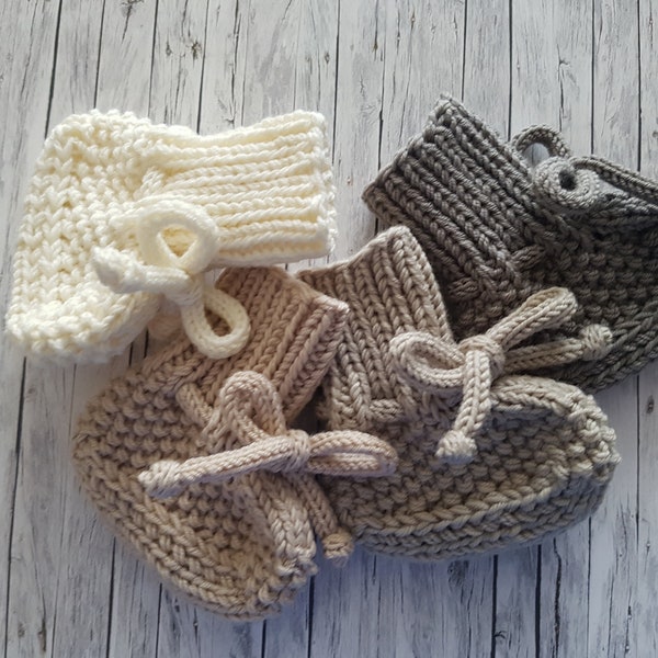 Socken,  Babysocken,  Handgestrickte  Babysocken  aus 100% Wolle, Neugeborene,  Geschenk