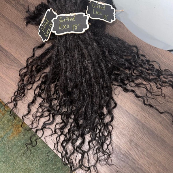 Human loose wave loc extensions ( 20 locs per bundle, varies sizes and lengths )