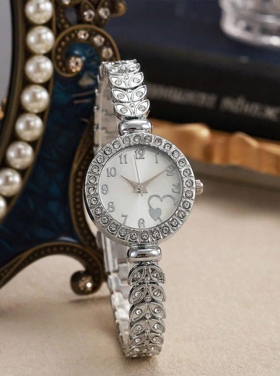 SILVER Crystal Bling Watch Women Quartz Watches Wrist Strap Round Watch Artificial  main image 4