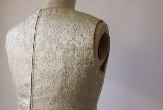 Vintage 60s Mod Lurex Dress / Sleeveless Beautiful