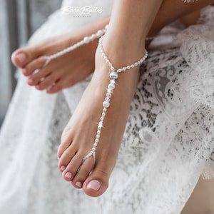 Bridal Barefoot sandals wedding, pearl and crystals barefoot sandals, Beach wedding shoes, bridesmaid footless sandals, barefoot jewellry