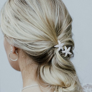 Starfish hair pins, wedding hair pins, silver starfish hair accessory, Bridal starfish Hair Clips, beach wedding rhinestone starfish pins