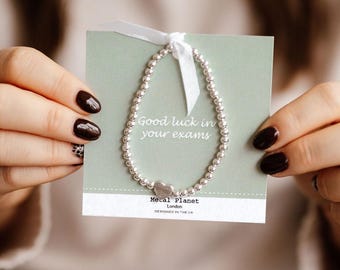 Pulsera elástica plateada de la buena suerte: regalo para exámenes, hecha a mano en el Reino Unido.