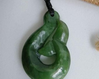 New Zealand JADE Greenstone Handmade Polished Whale Tail Large Pendant (44mm L x 30mm W, Unisex)
