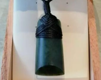 New Zealand Jade Greenstone Pounamu Toki Pendant (40mm L x 18mm W, Unisex)