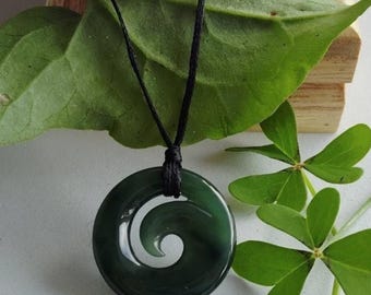 New Zealand Greenstone Polished Traditional Koru Jade Small Necklace Pendant (Length 25mm - Unisex)
