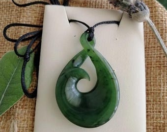 Beautiful New Zealand Jade Polished Large double twist pendant 43.5 mm L Unisex