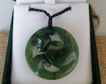New Zealand Jade Greenstone Triple Koru Large Disk Pendant ( Length 38mm, Unisex).