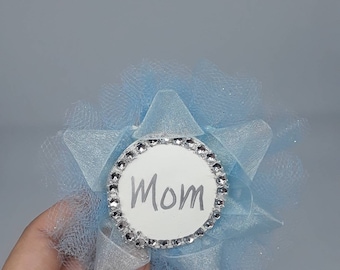 Baby shower pin for mom