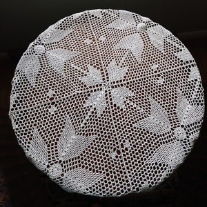 square tablecloth / crochet tablecloth / table topper / table cover / vintage style tablecloth
