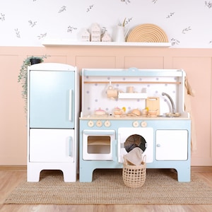 Cocina de juguete de madera hecha a mano: blanca y menta, personalizable.