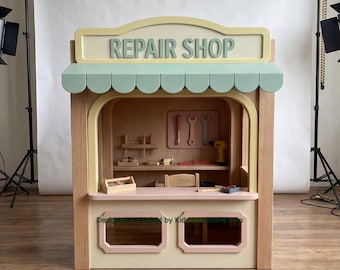 木製修理工場プレイハウス + 子供用家具 | 25以上のテーマからお選びいただけます | オールインクルーシブのターンキープロジェクト