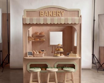 木製ベーカリープレイハウス + 子供用家具 | 25以上のテーマからお選びいただけます | オールインクルーシブのターンキープロジェクト