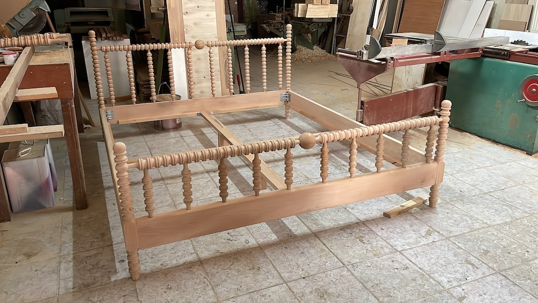 Handmade Spool Bed - Jenny Lind Spindle Bed Custom Size and Color - Etsy