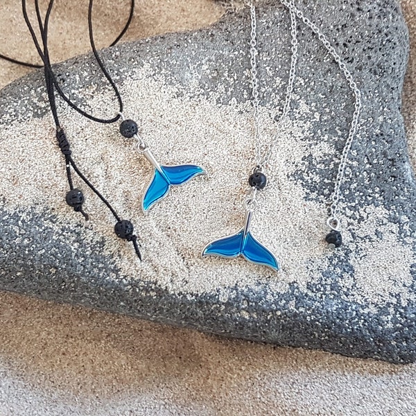 Collier queue de baleine en acier inoxydable et perle naturelle et email- code nylon - reglable