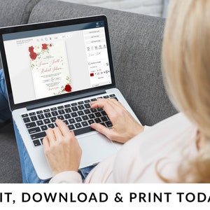 K&ouml;nnte beinhalten: Ein Laptop mit einem Hochzeitskarten-Design mit roten Rosen und Gr&uuml;n. Die Einladung zeigt die Namen des Paares und die Veranstaltungsdetails. Der Text unten lautet "EDIT, DOWNLOAD & PRINT TODAY!"