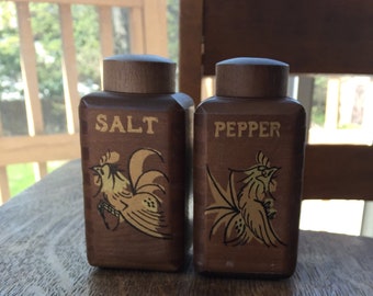 Vintage Rooster Wood Salt and Pepper Shaker, Dovetailed, Screw on Tops, Roosters, Cocks, Kitchenalia, Collectible, Sizeable, Retro